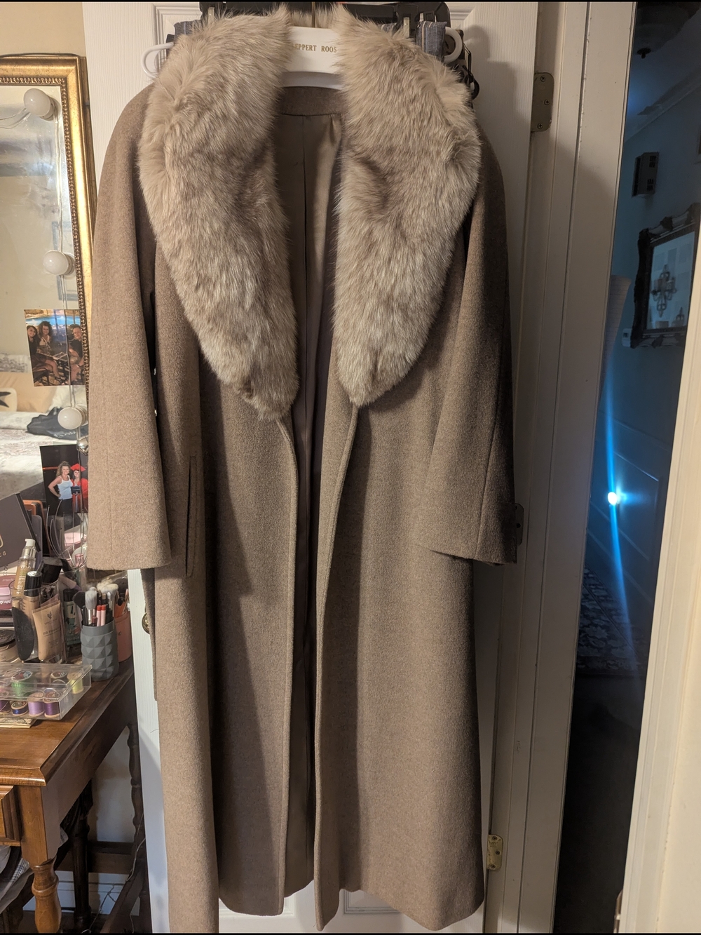 VINTAGE Saks Fifth Avenue Regency Cashmere Coat Fox Fur Collar Camel 10